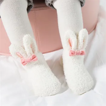 Чорапи от коралов руно за малки момичета, меки чорапи за новородени с сладък заек, Зимни стил, Размер S (3 м, 6 м, 9 м.) и M (12 м, 18 м, 24 м)